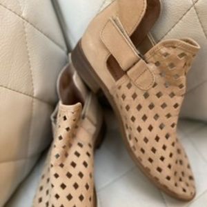 Muse & Cloud Booties